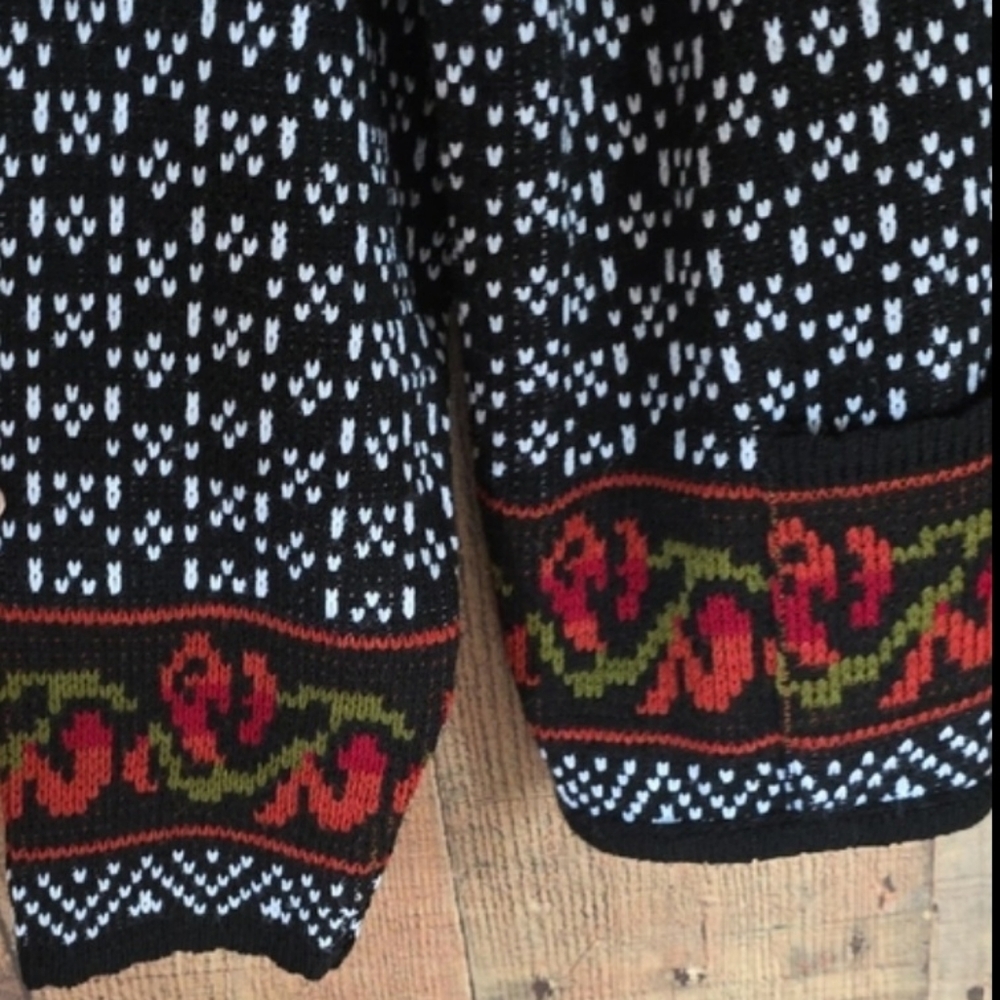 Tally Ho Black and White Patterned Cardigan with Red Accent Border - Picture 6 of 11